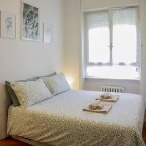 House - 20 Min From Center, Free Wifi And Private Parking , Milano Italia