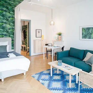 New, Cozy In The Heart Of , Budapest Ungheria